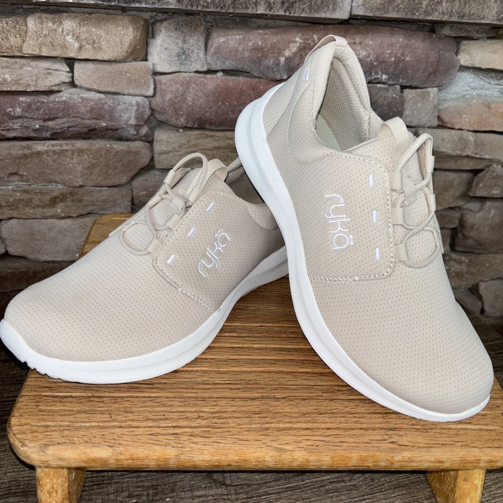 White Ryka Bungee Slip on Re-Zorb Lite Recovery Sneaker 7.5 Light Tan Colored